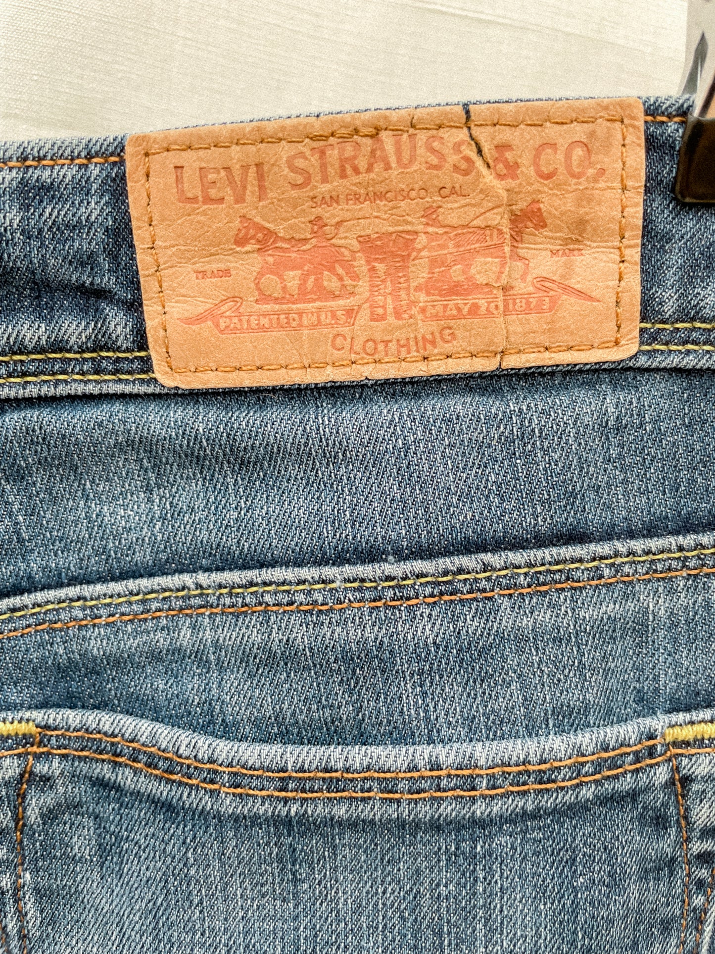 Jean Levi's 572