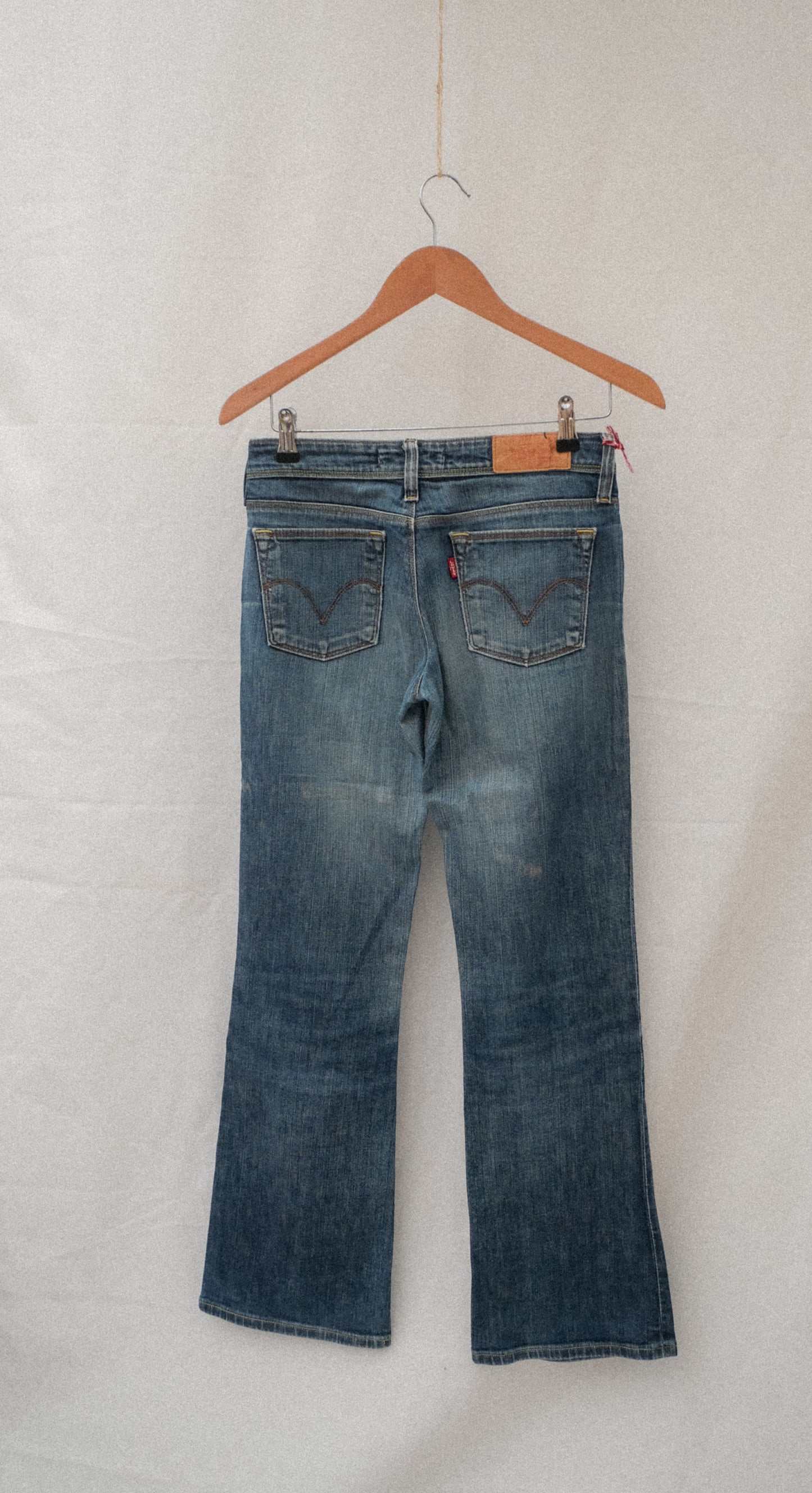 Jean Levi's 572